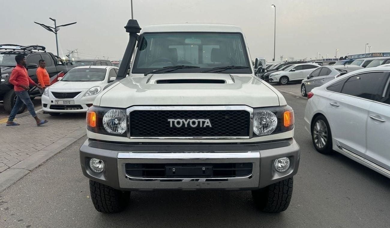 تويوتا لاند كروزر 70 RHD DIESEL V8 MANUAL