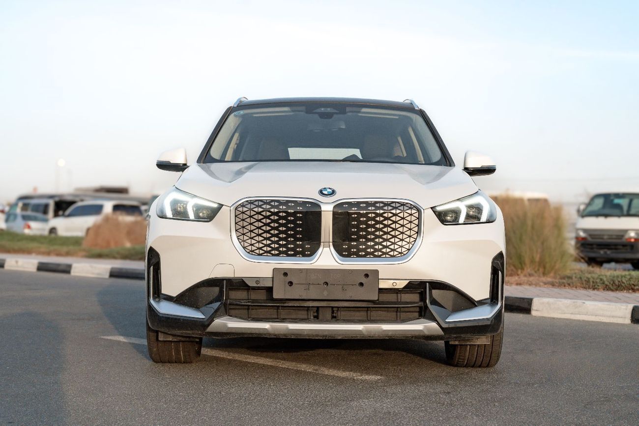 بي أم دبليو iX1 2025 | BMW IX1 XDRIVE 30LX DESIGN PACKAGE