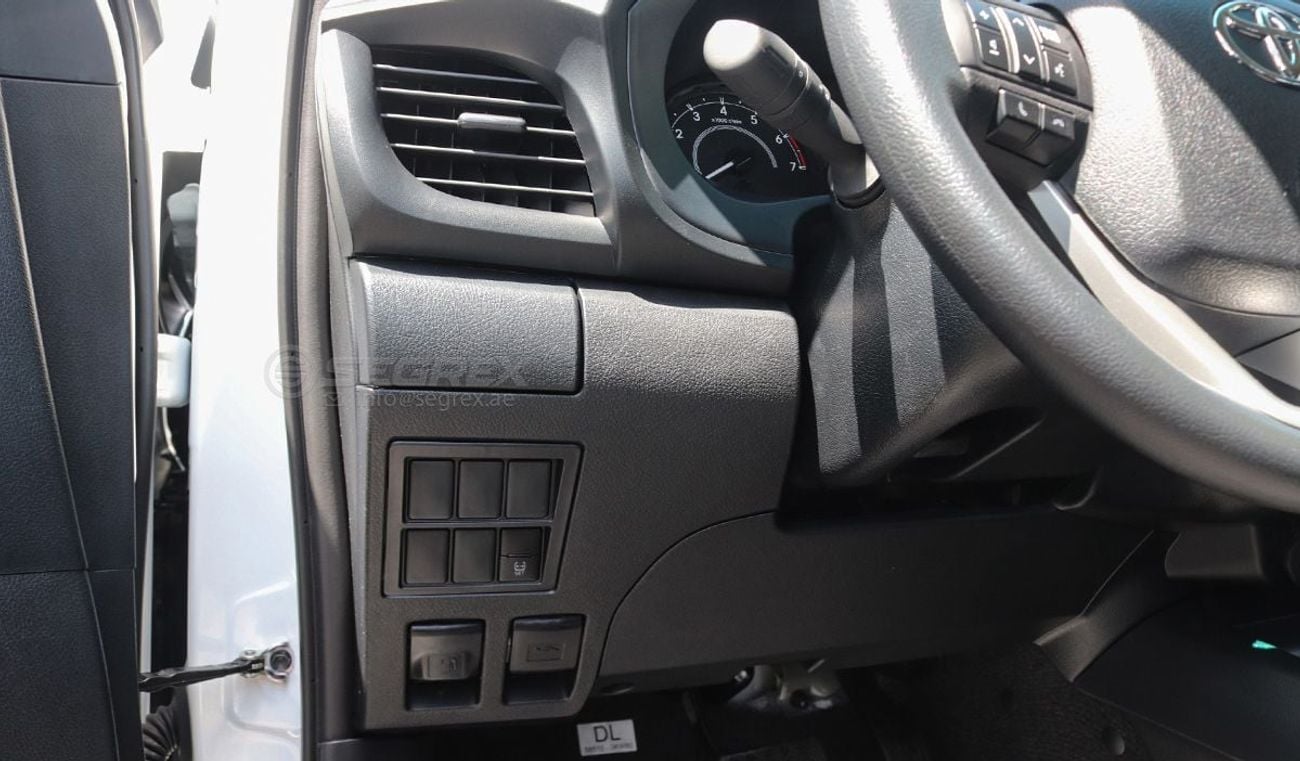 Toyota Hilux 2025 Model, TOYOTA HILUX DC 2.7L 4WD 6AT Petrol