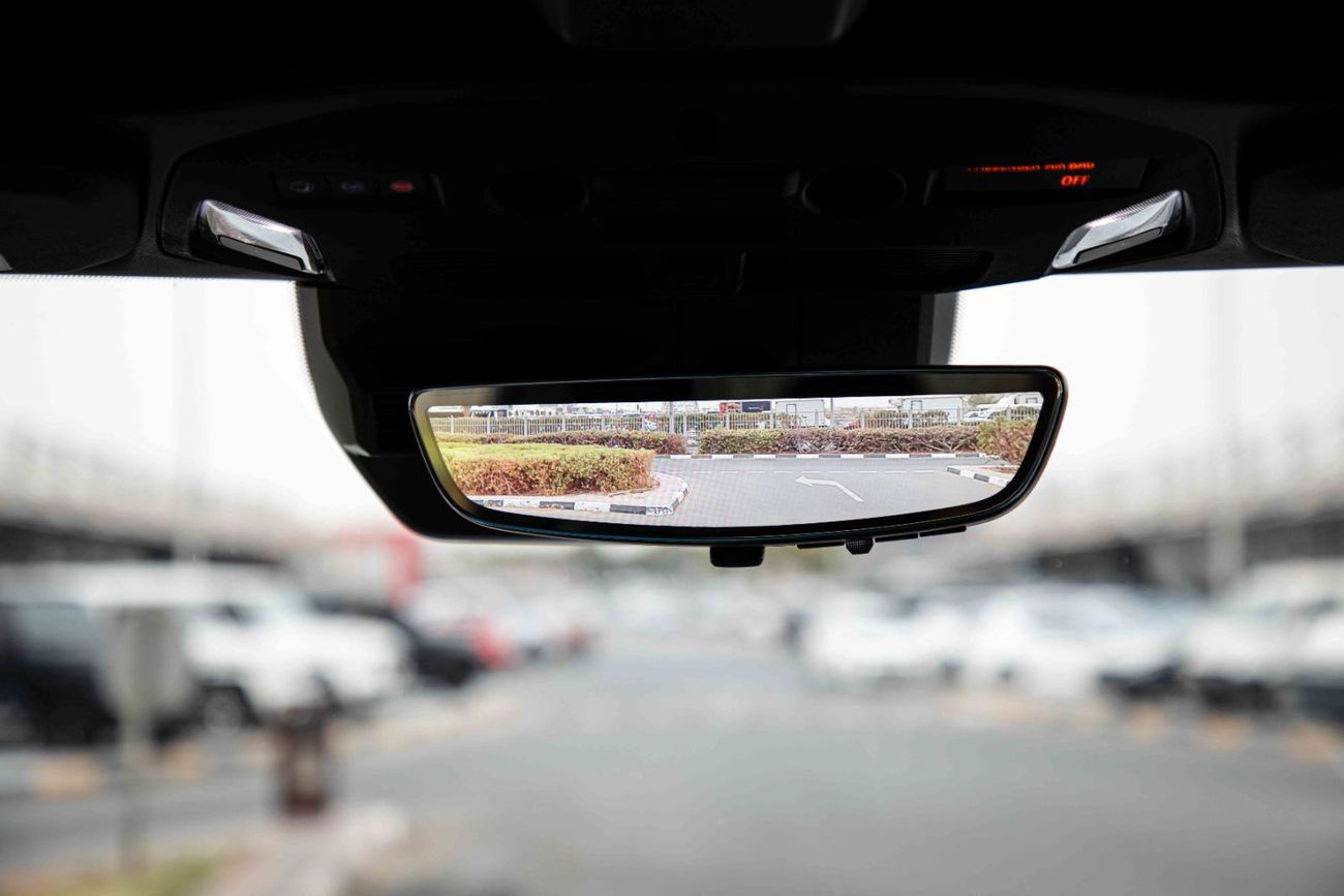 GMC Hummer EV Pick Up Edition1 - White inside Black & White | Export Only