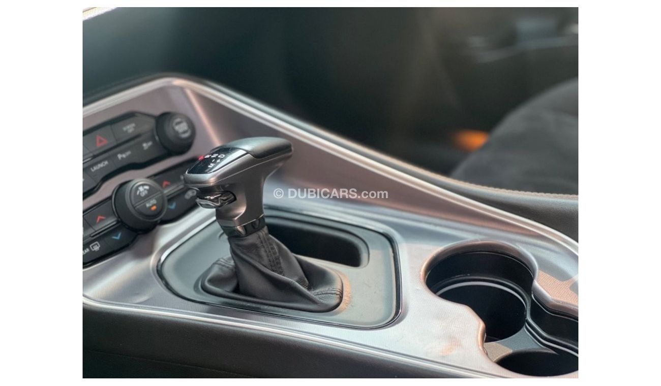 Dodge Challenger SRT8 392 Scat Pack Shaker Dodge Challenger SRT 392 Scat Pack