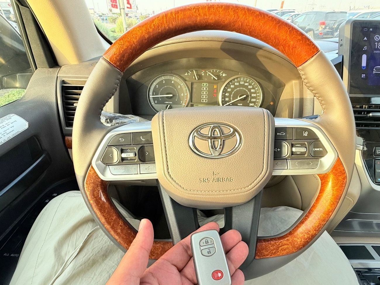 تويوتا لاند كروزر Toyota landcuriser GXR twin turbo V8 2014 upgrade 2025 full option Top the range