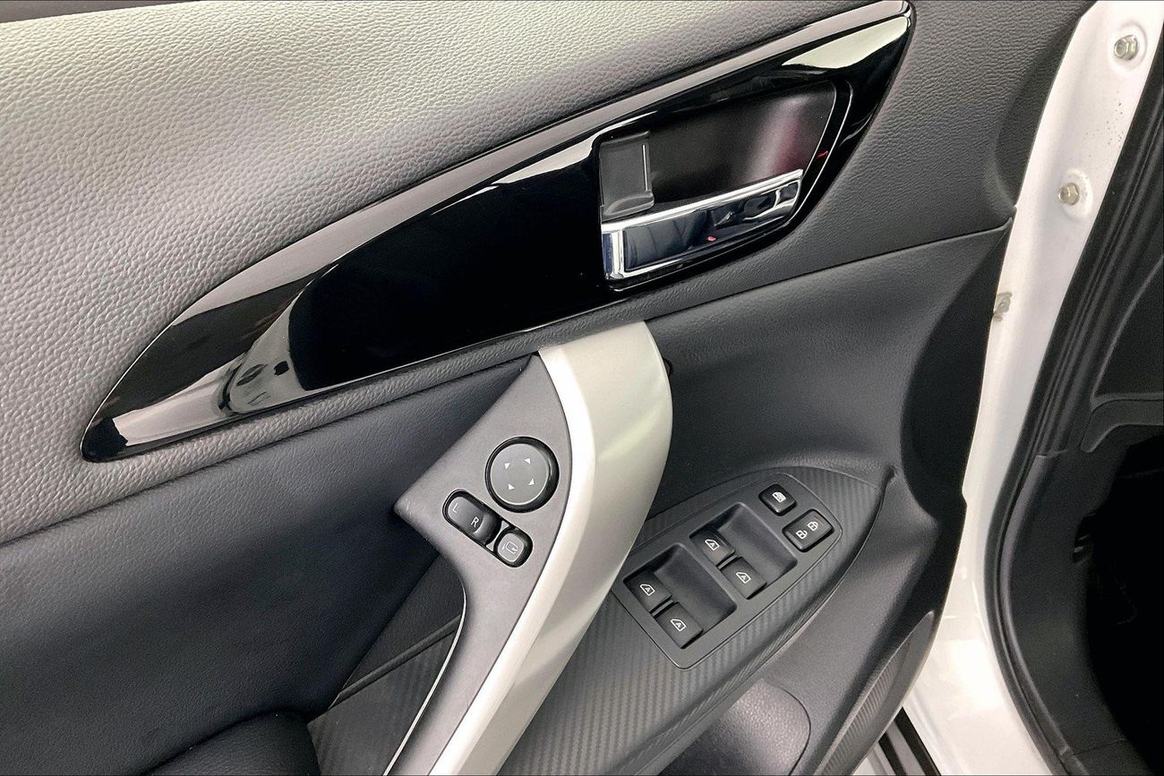 نيسان إكستيرا Titanium | ضمان مجاني لمدة عام | 0 دفعة أولى