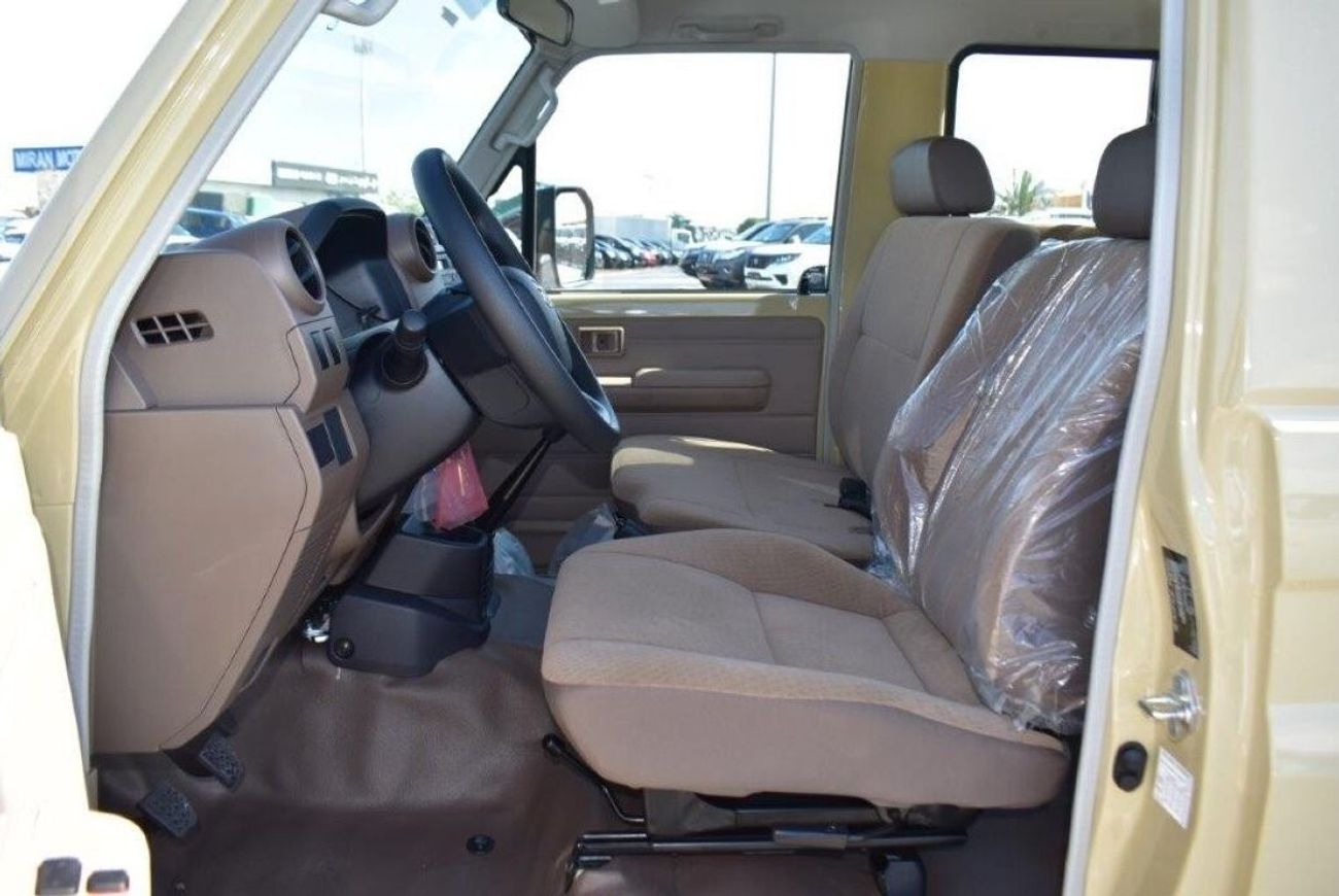 تويوتا لاند كروزر 70 71 SWB V6 4.0L PETROL 4WD MT