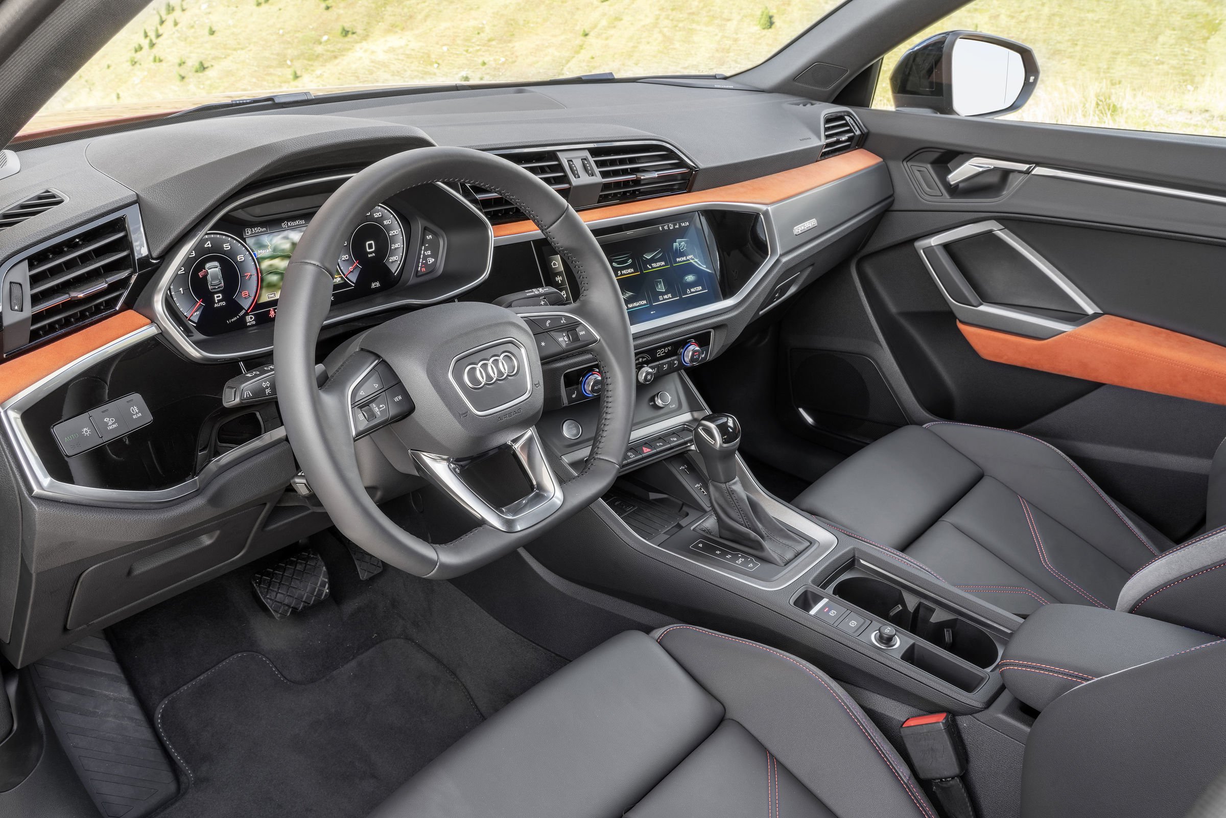 Audi Q3 interior - Cockpit
