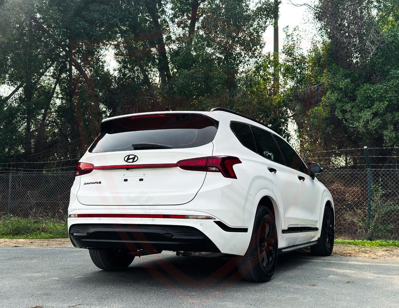 Hyundai Santa Fe Smart 2.4L Hyundai Santa Fe 2024 signature  , GCC , Accident-Free, in Excellent Condition — 1,521 AE