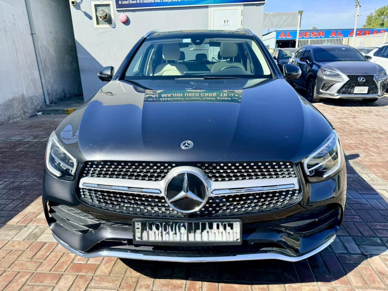 Mercedes-Benz GLC 300 4MATIC 2.0L 2020 Mercedes benz GLC C300 4matic 4x4 full option Panoramic roof. 360 cameras. Auto par