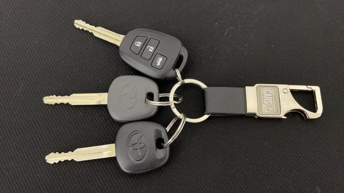 تويوتا يارس SE 1.5 | بدون دفعة مقدمة | اختبار القيادة في المنزل