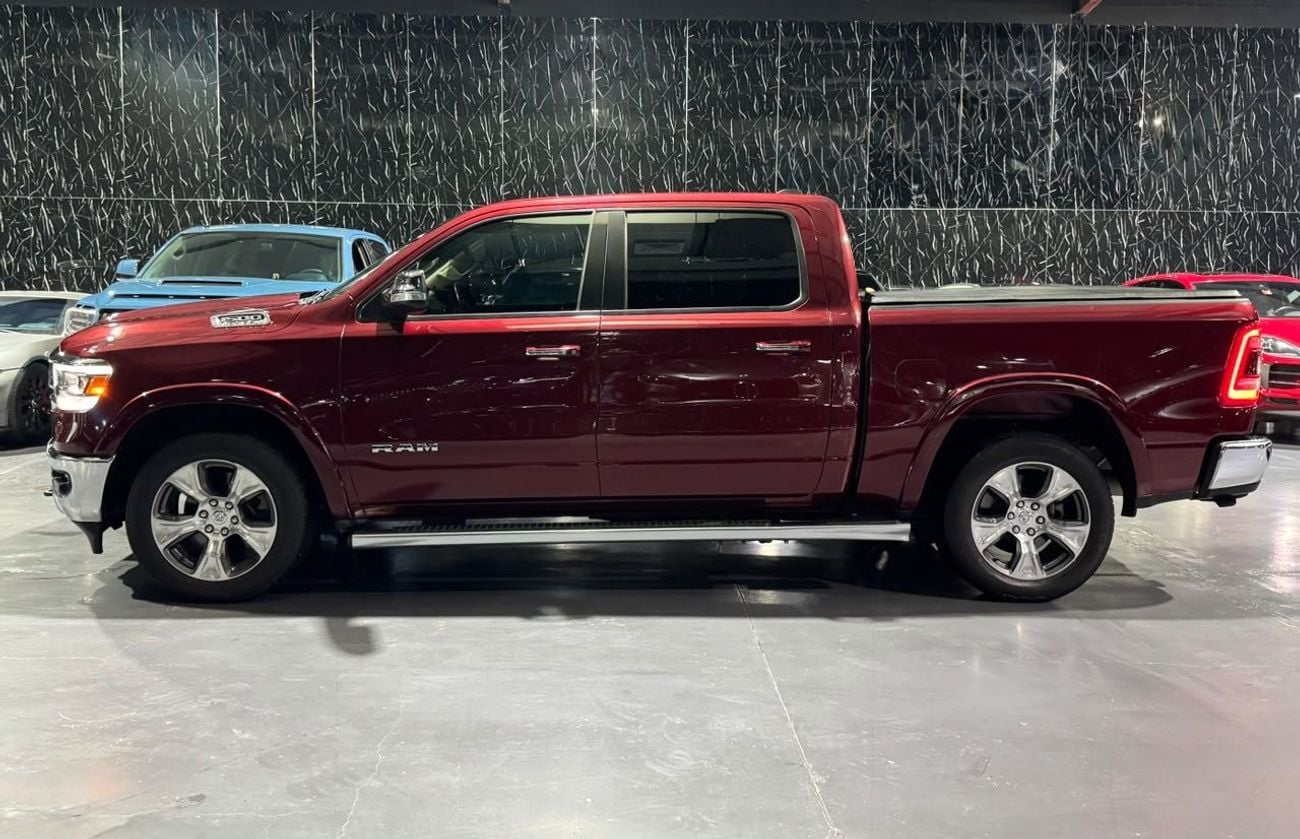 رام 1500 LARAMIE CREW 2020 RAM 1500 Laramie 5.7L HEMI V8 | 4x4 | GCC Ready | Luxury Pickup
