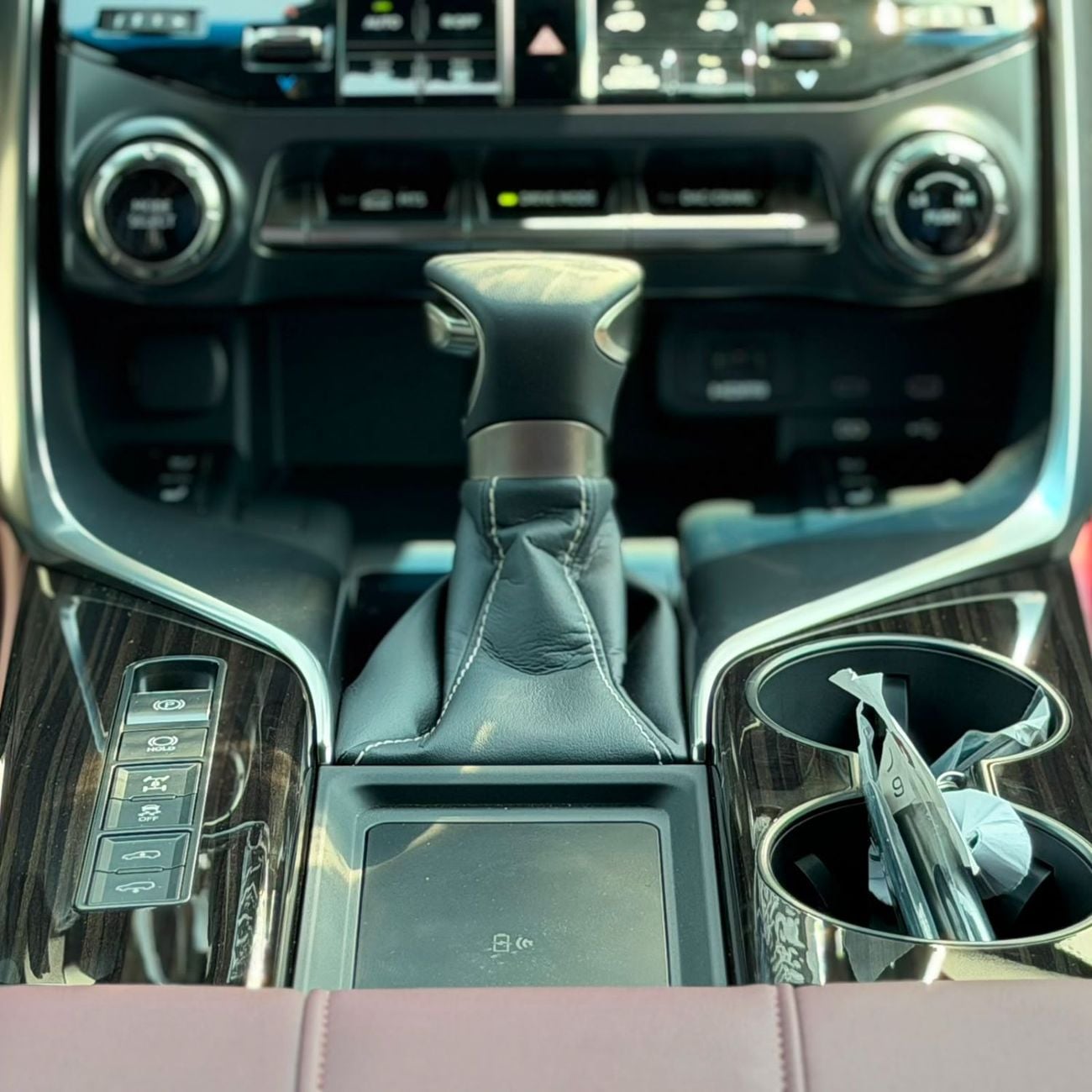 لكزس LX 600 LEXUS LX600 25 SPEAKRS SIGNATURE AL FUTTAIM SPECS 2026