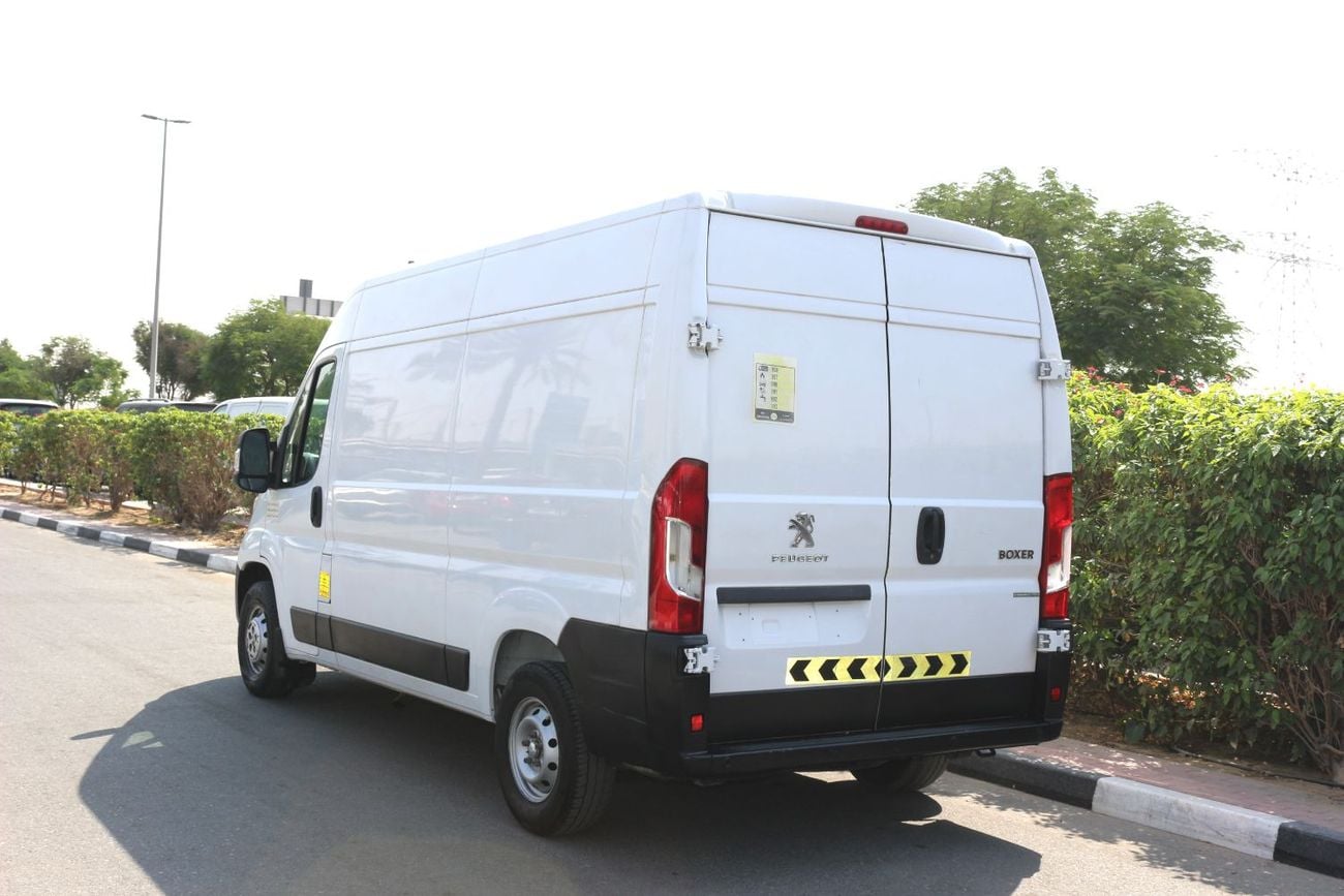 Peugeot Boxer Peugeot Boxer L2H3, model year 2022. GCC specs. Very excellent conditions