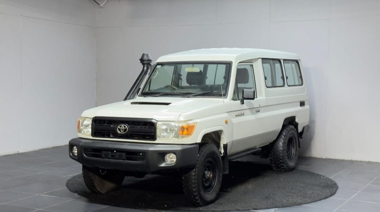Toyota Land Cruiser 70 Hard Top 2011 Model RHD Diesel Engine V8 Turbo 1VD 4.5 litter Clean Title