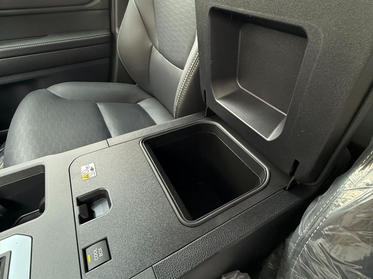 تويوتا برادو LUXURY 2.4 TURBO **EXPORT ONLY**التصدير فقط خارج الخليج***