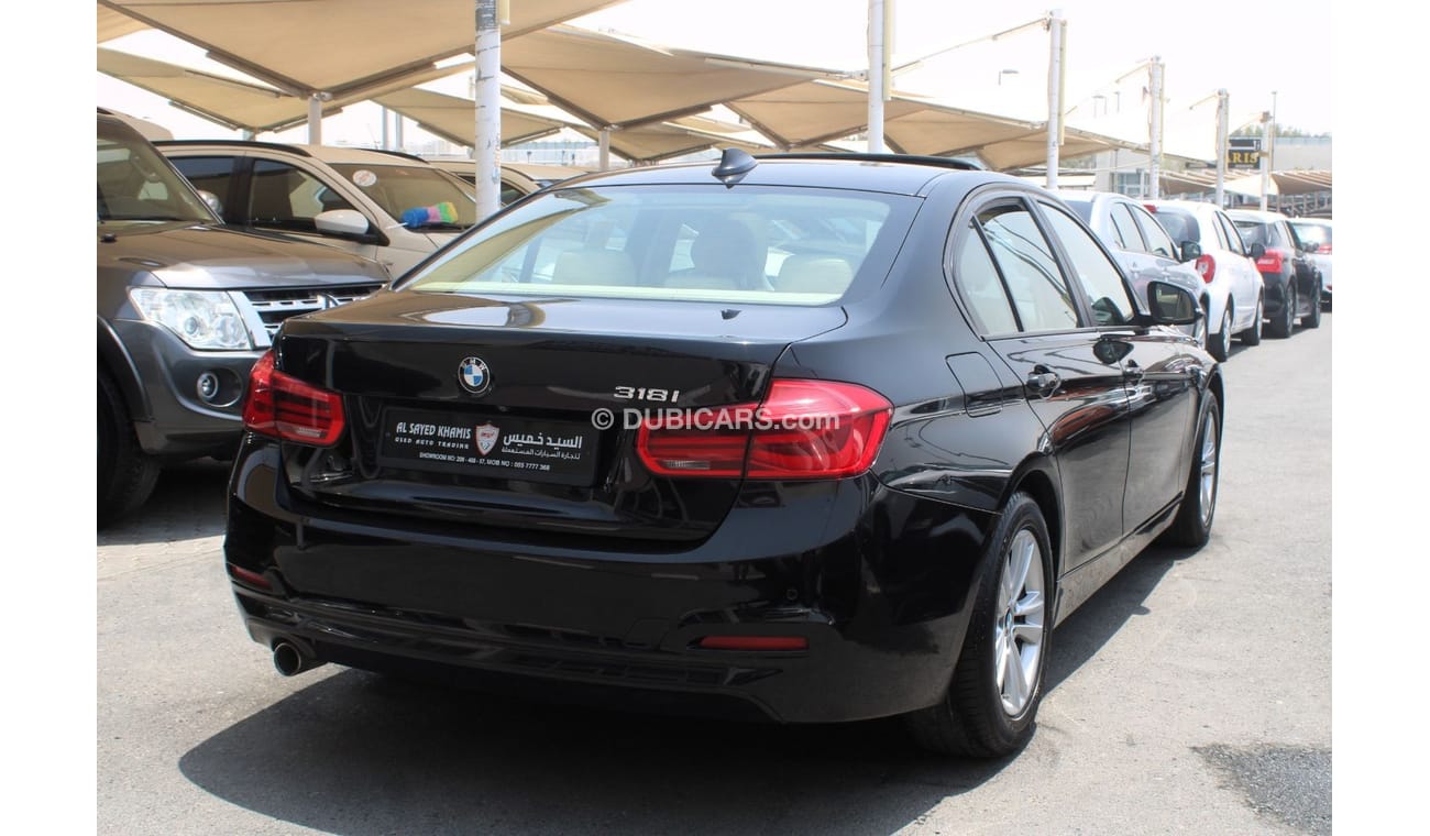 BMW 318i Exclusive ACCIDENTS FREE - GCC - FULL OPTION - ENGINE 1500 CC + TURBO  - ORIGINAL PAINT