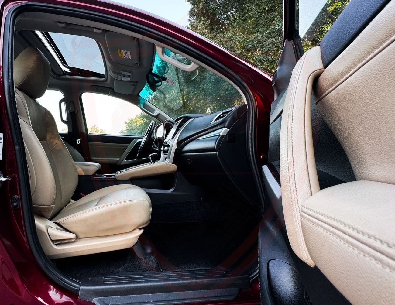 Mitsubishi Montero Sport GLS Premium 3.0L (7 Seater) Mitsubishi Montero Sport | 3.0 L | 2022 | GCC | Accident-Free | In Excel