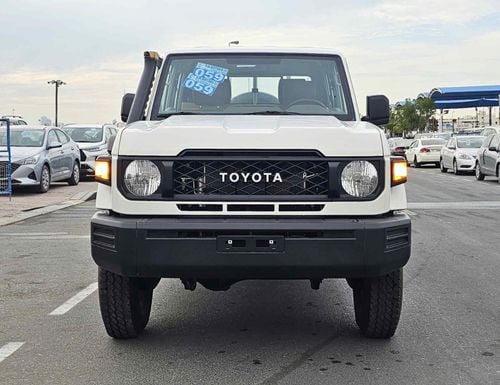 Toyota Land Cruiser Pick Up LC79 | DOUBLE CABIN | STD-E | DIESEL | A/T | 2.8L V4 | SNORKEL | 4WD (CODE # 79)