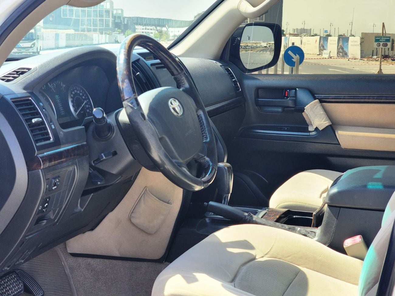 Toyota Land Cruiser GX.R V8