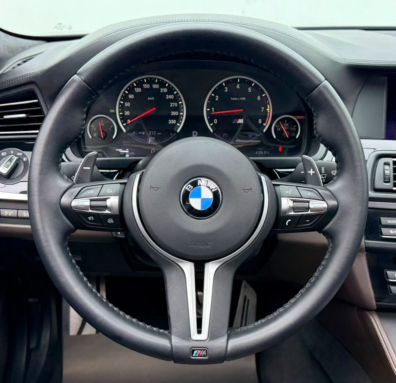 BMW M5 INDIVIDUAL 2013 BMW M5, Stage 2 Tuned, Carbon Fiber Exterior, Fully Loaded, Excellent Condition, GCC