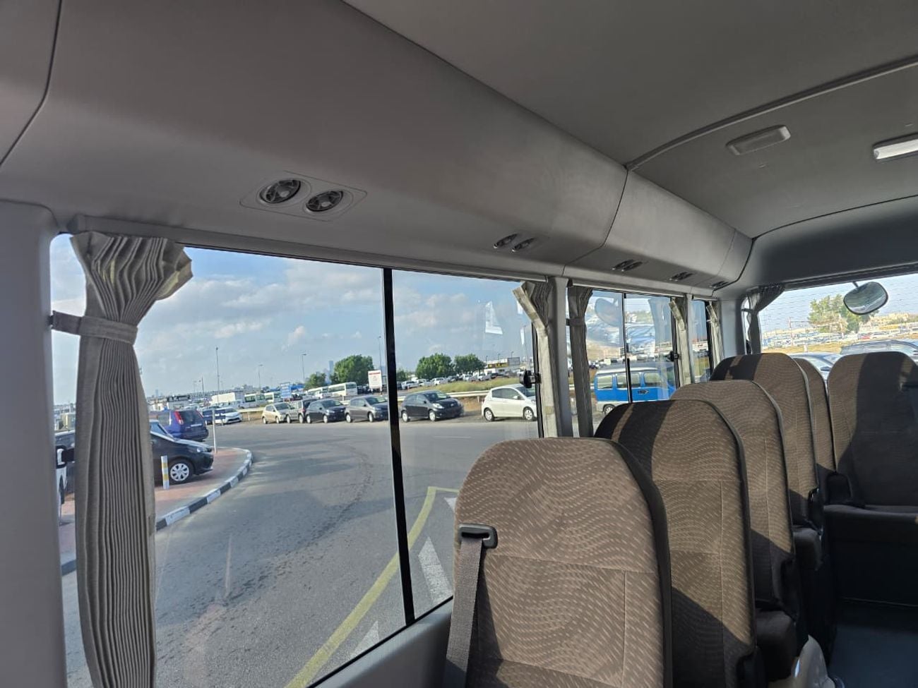 Toyota Coaster coaster 4.2l 23 SEATS