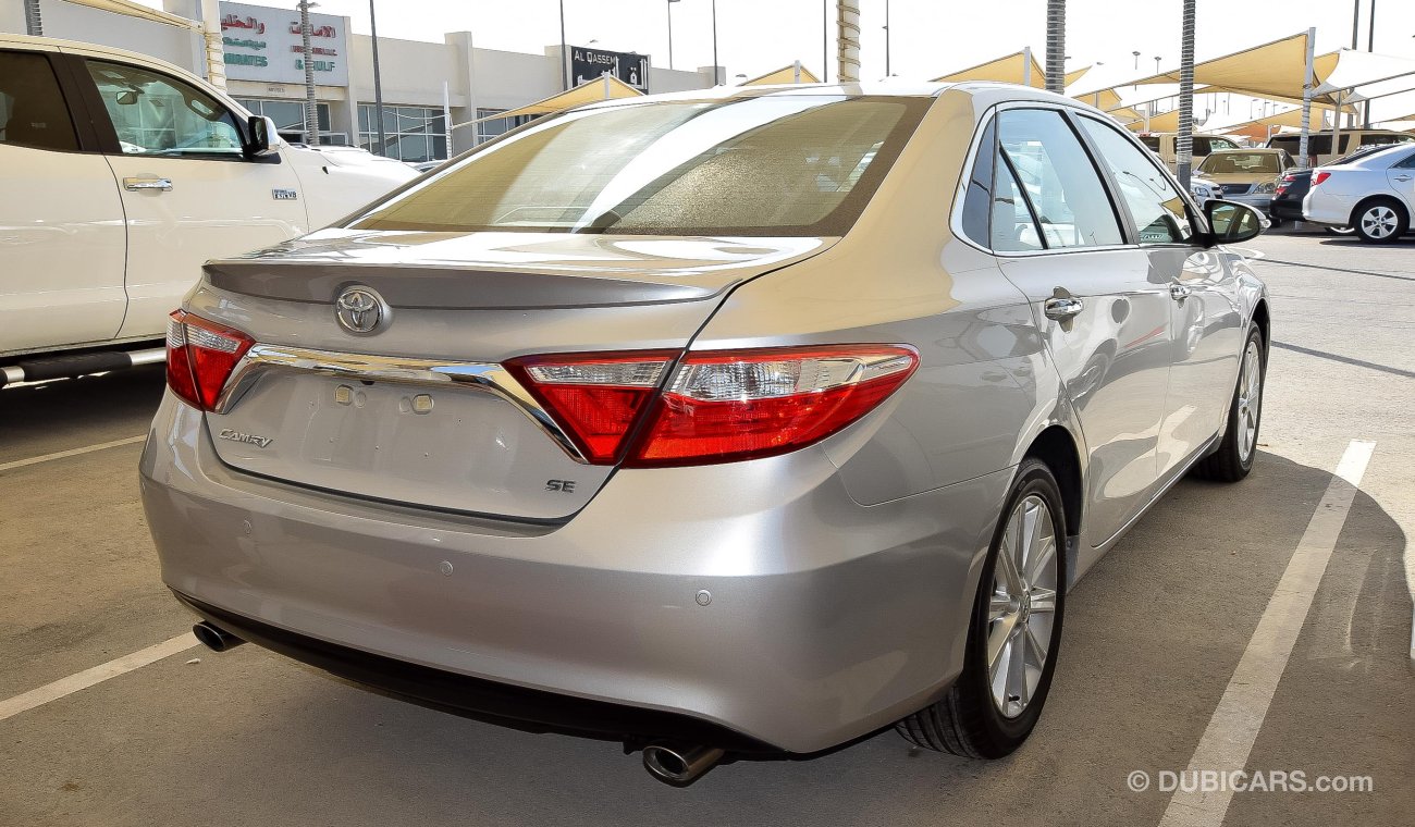 Toyota Camry SE