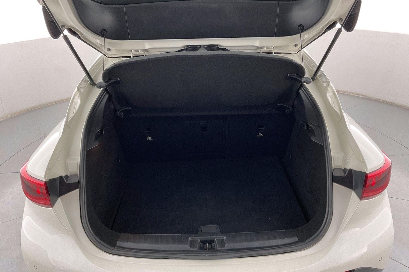 Infiniti QX30 Premium