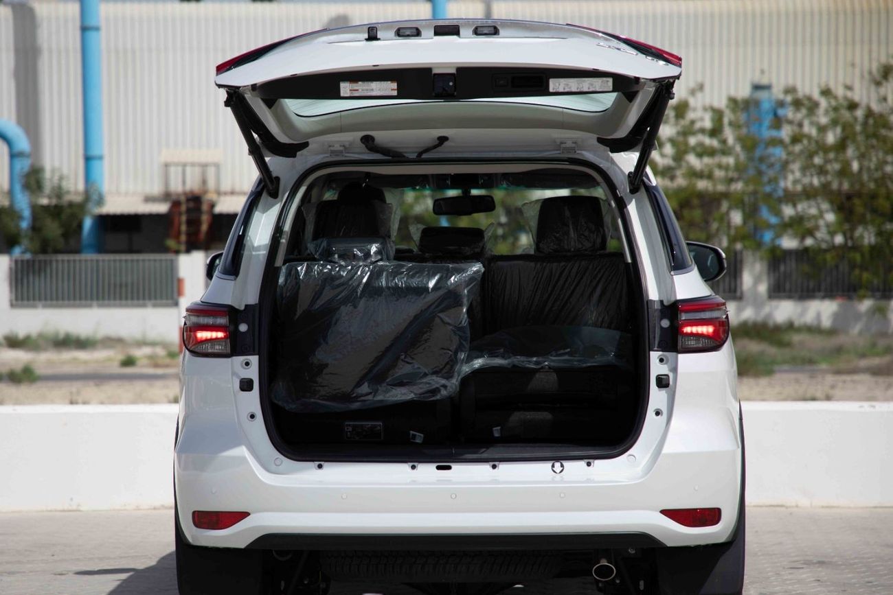 Toyota Fortuner 2023 Toyota Fortuner 4.0 Adventure - Platinum White Pearl inside Black