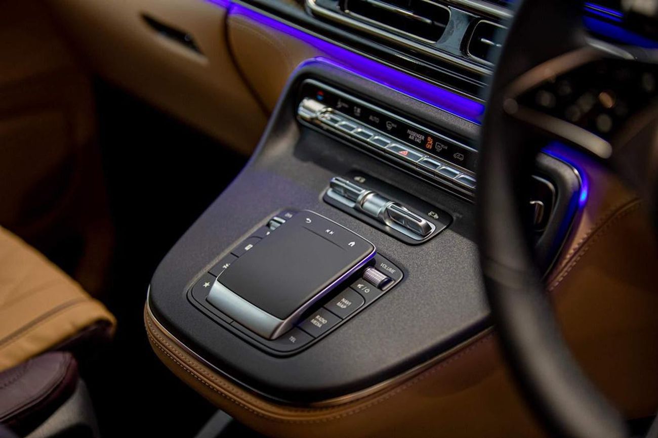 Mercedes-Benz V 300 XLWB Luxury VIP Senzati Interior. Mercedes-Benz Approved Conversion