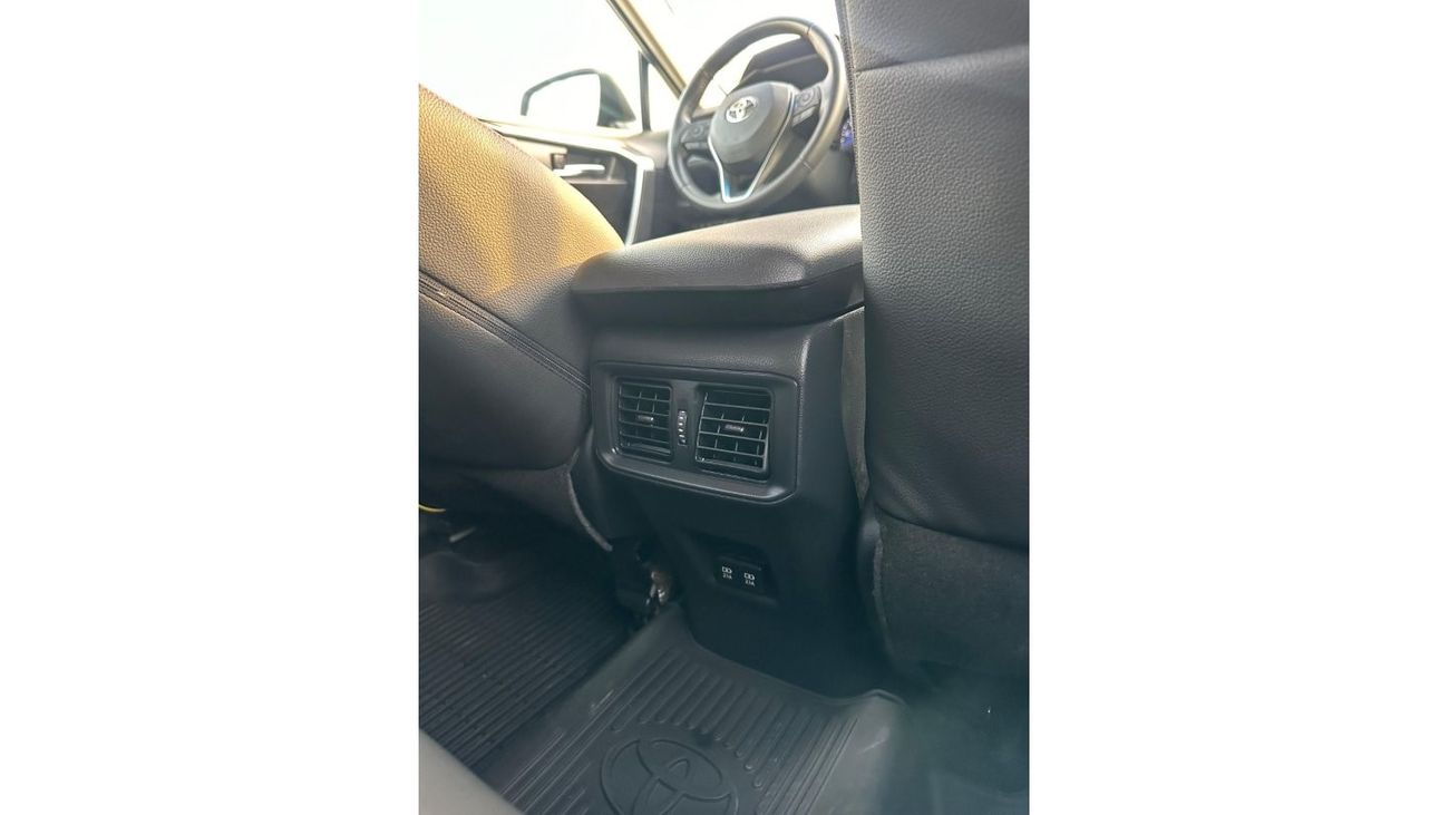 Toyota RAV4 Hybrid Toyota Rav4 2021 XLE