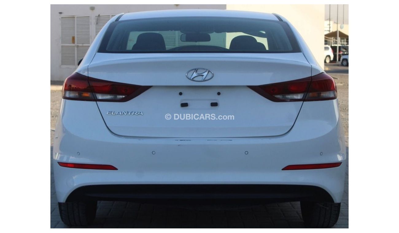Hyundai Elantra GL Hyundai Elantra 2018 GCC in excellent condition without accidents