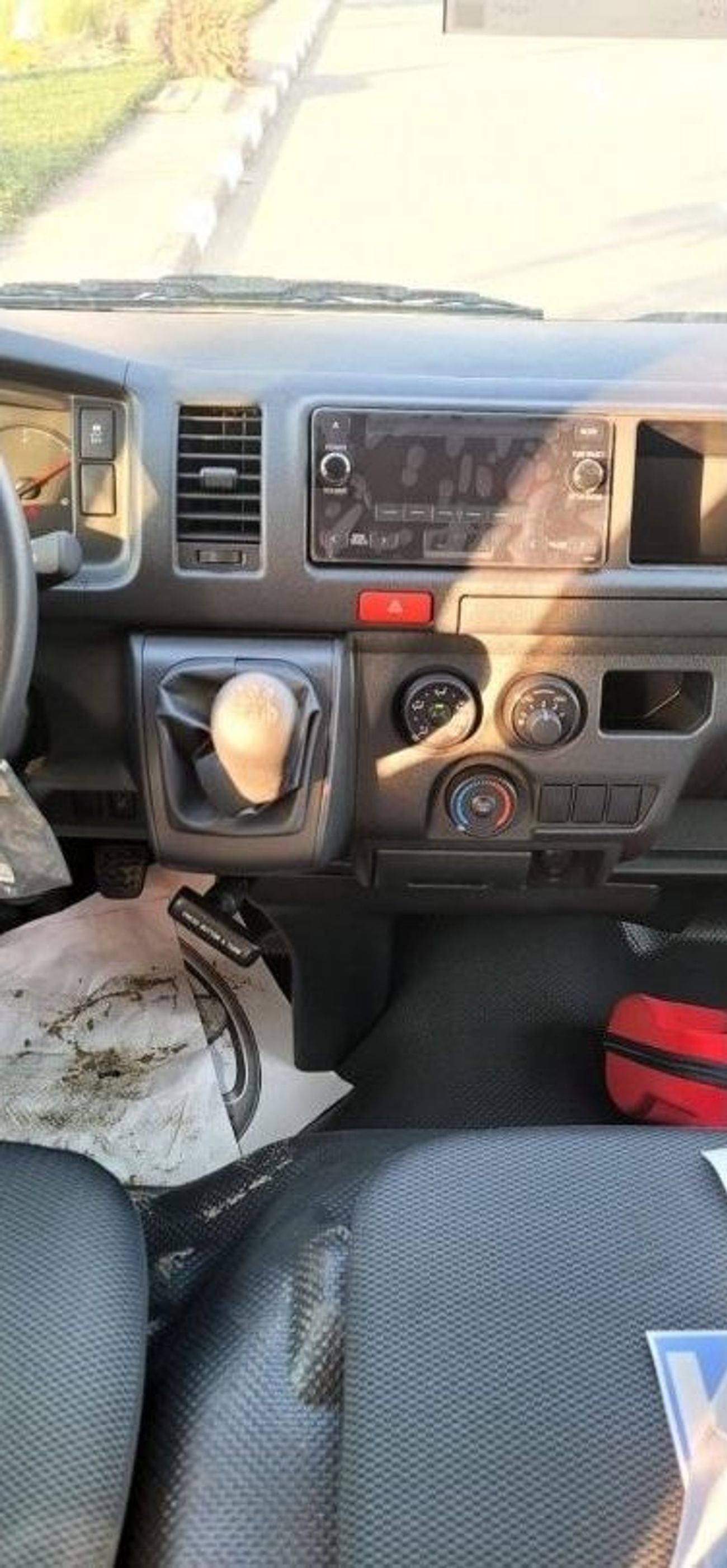 تويوتا هاياس GL HIACE 2.5L HIROOF CARGO  PETROL