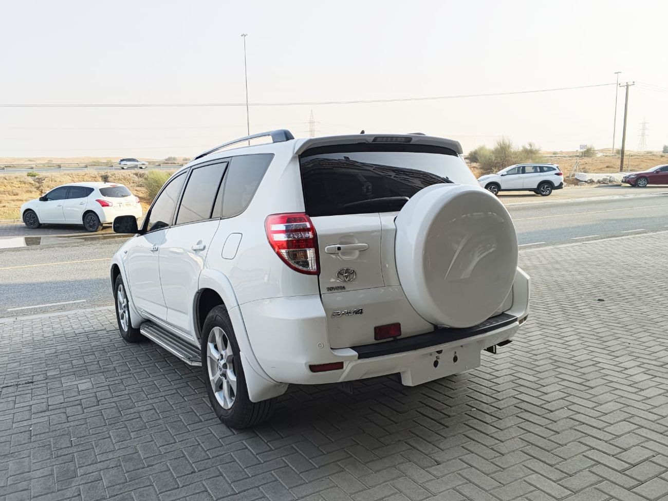 تويوتا راف ٤ non accident orignal paint