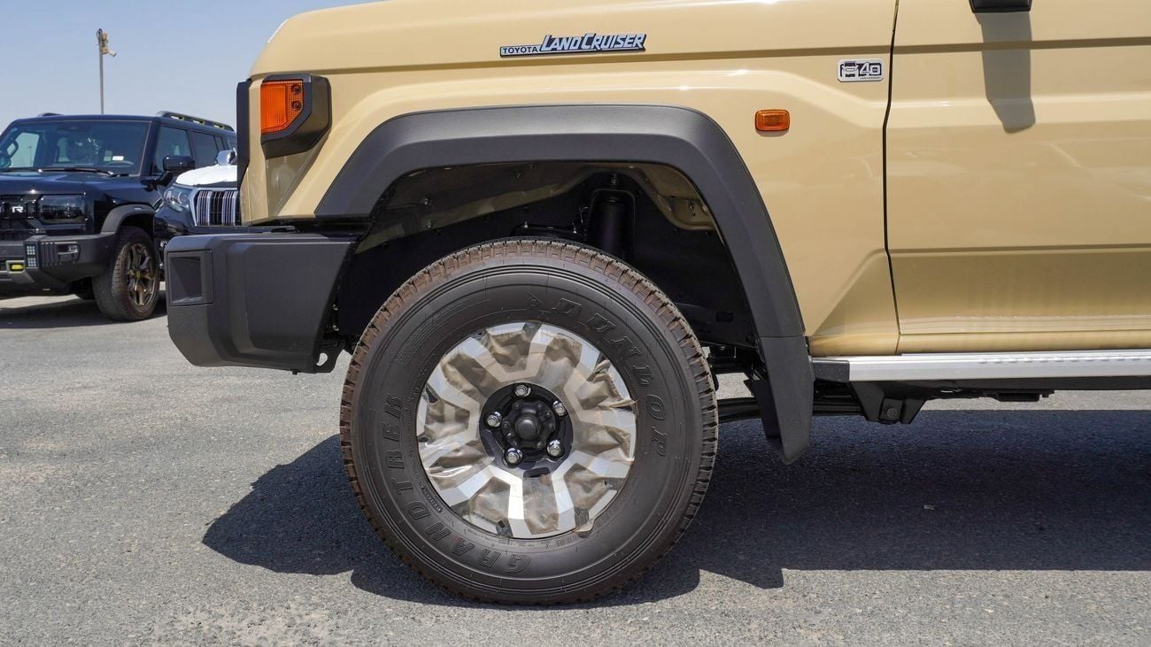 Toyota Land Cruiser Pick Up TOYOTA LC 79 DOUBLE CABIN PETROL 4.0 A/T - 2025