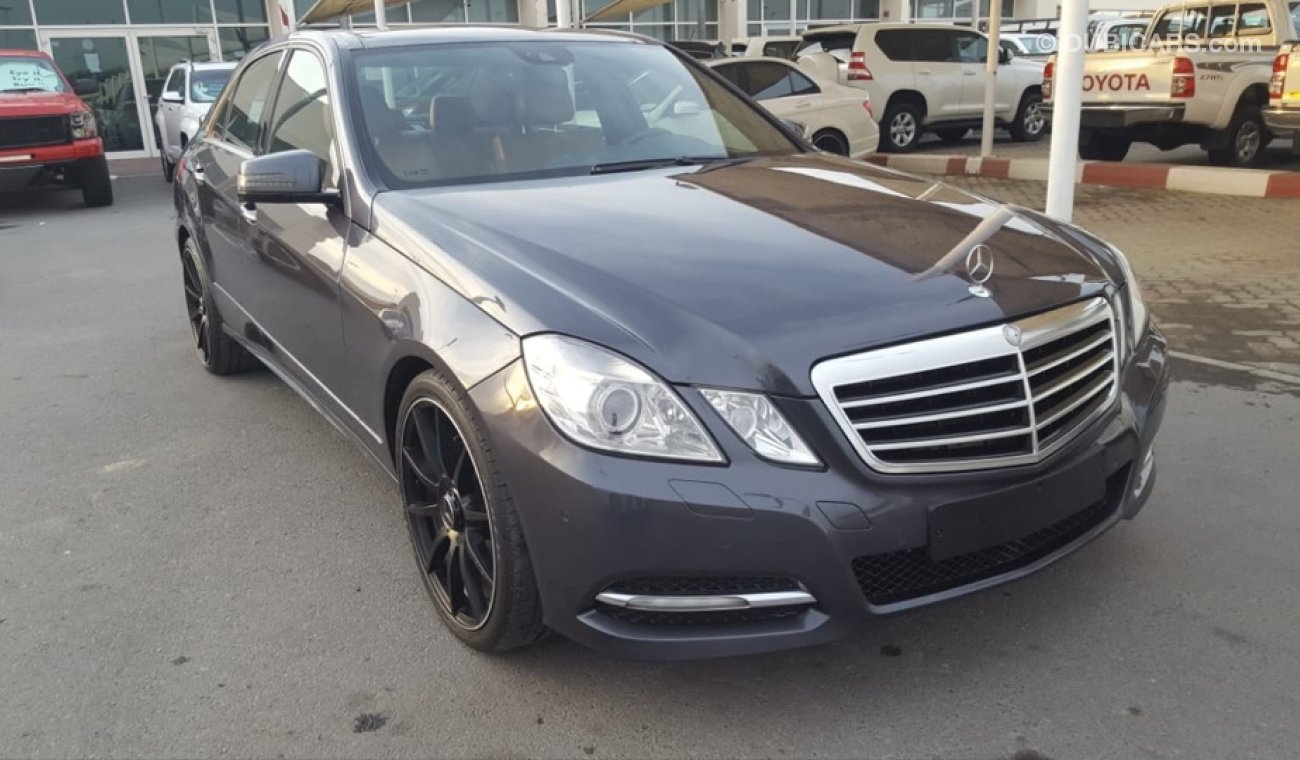 Mercedes-Benz E300 model 2013 GCC car prefect condition full service full option low mileage