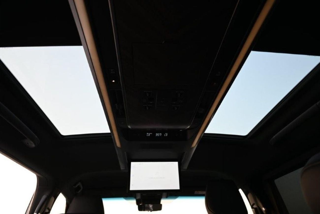 لكزس LM 350h 2.5L Hybrid E-CVT AWD  7 Seat Automatic