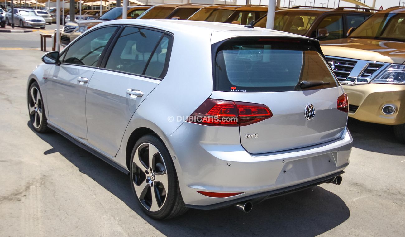 Volkswagen Golf GTI