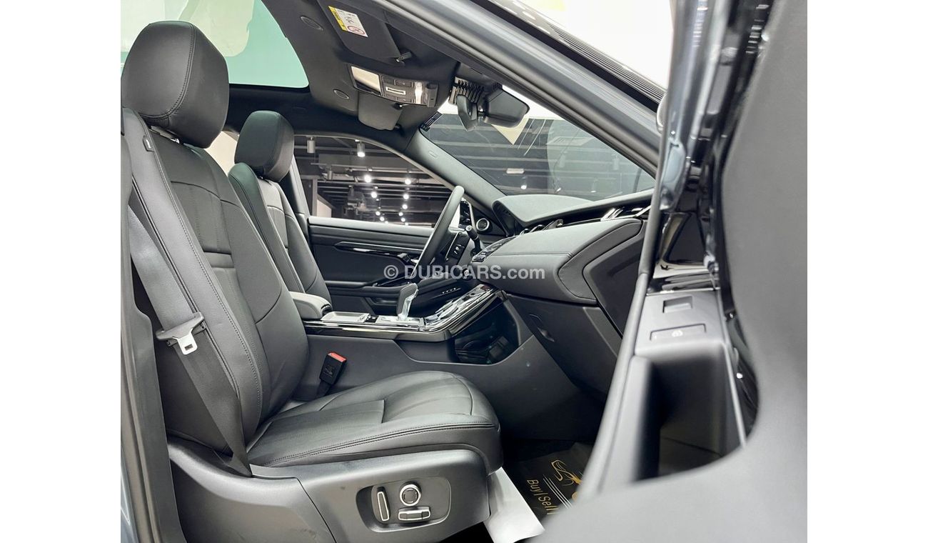 لاند روفر رانج روفر إيفوك 2023  Range Rover Evoque R-Dynamic, Range Rover Warranty-Service Contract-GCC