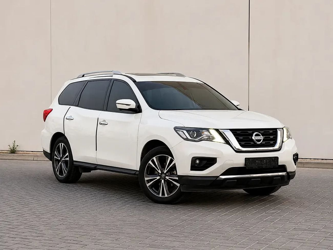 Nissan Pathfinder 873 P.M | SL | GCC Specs | Low Mileage | Family SUV