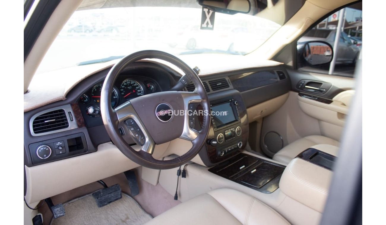 GMC Yukon GMC YOUKAN DENALI 2010