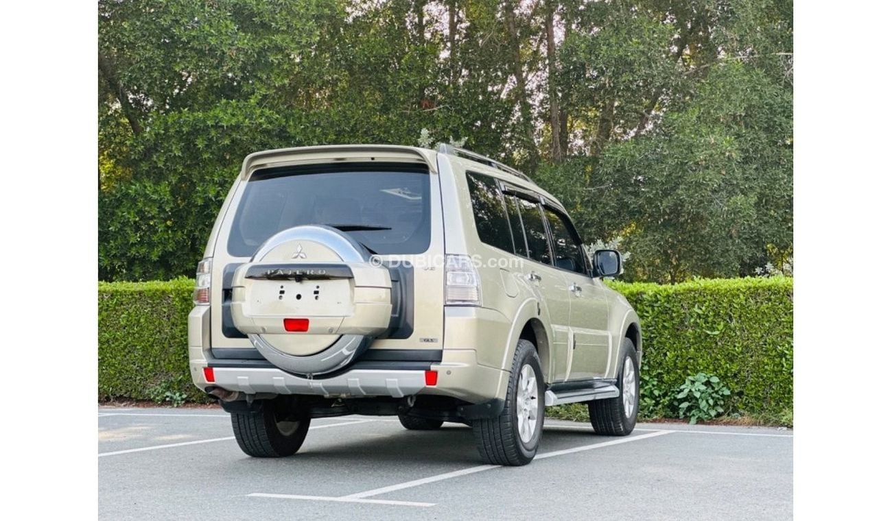 Mitsubishi Pajero GLS Highline Top MITSUBISHI PAJERO FULL OPTION GCC SPACE MODEL 2013