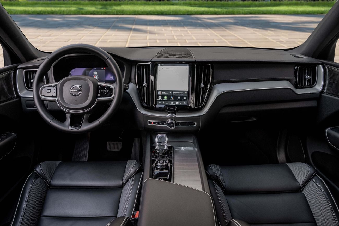 فولفو XC 60 B5 ULTIMATE DARK XC60 B5 Ultimate Dark | 2,448 P.M | 0% Downpayment | WARRANTY