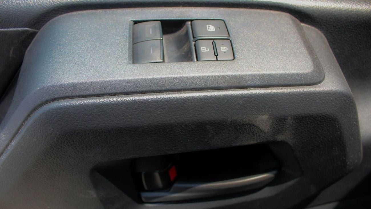 Toyota Hiace TOYOTA HIACE 2.8L COMMUTER MT 2023 HR