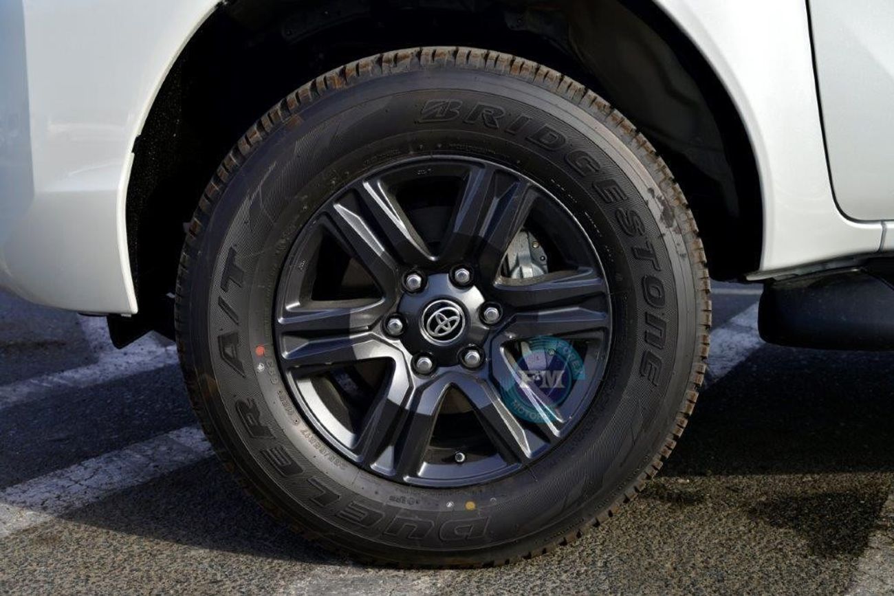 تويوتا هيلوكس Double Cab Pickup VX 4.0L Petrol 4X4 Automatic