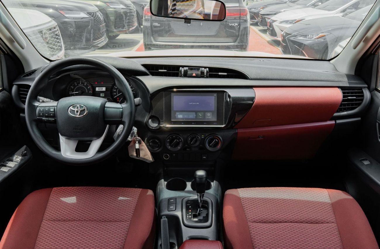 تويوتا هيلوكس 2025 Toyota Hilux DLX 2.7L AT Petrol (White)