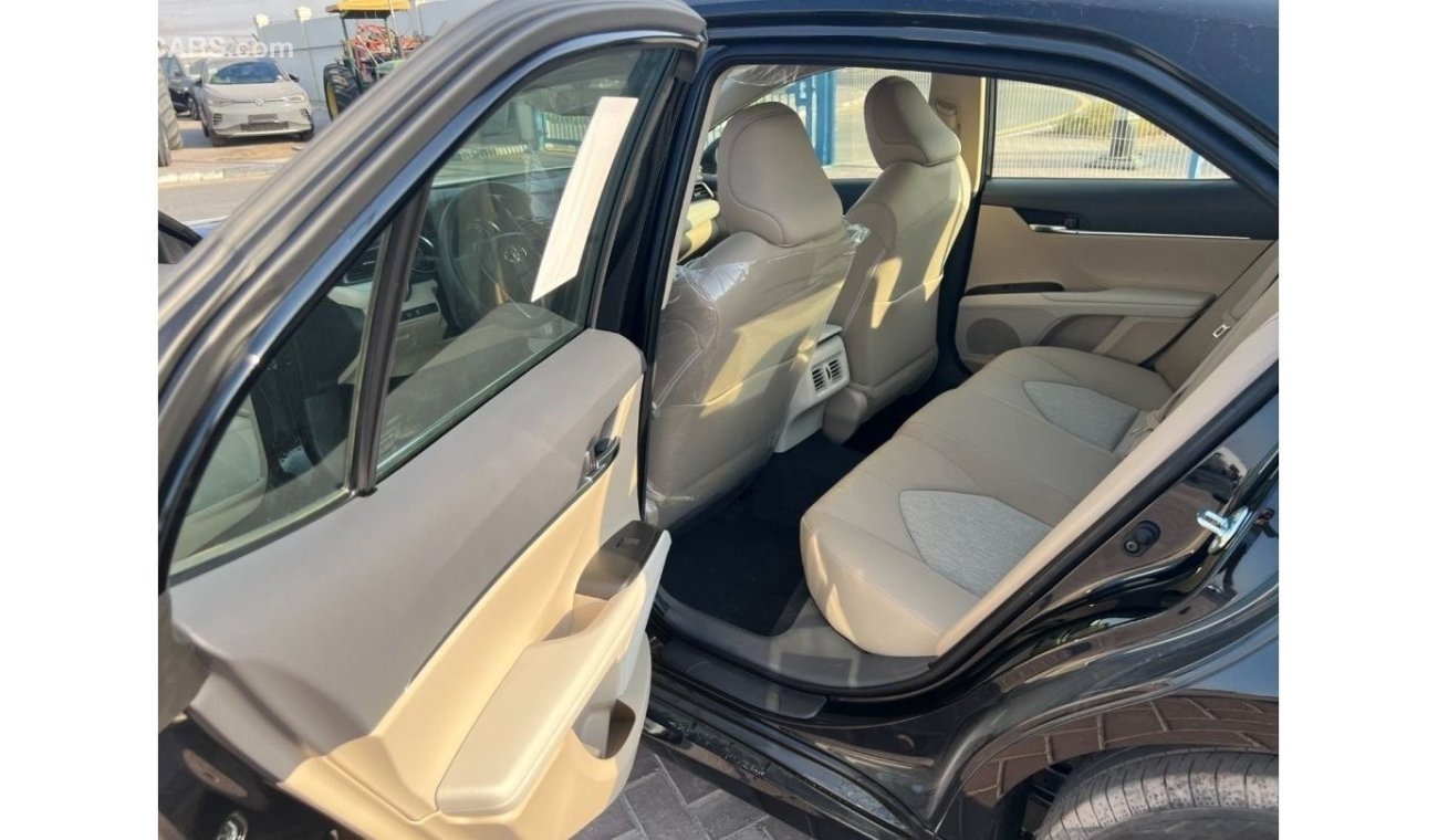 Toyota Camry LE (Without Sunroof) 2.5L Petrol A/T FWD