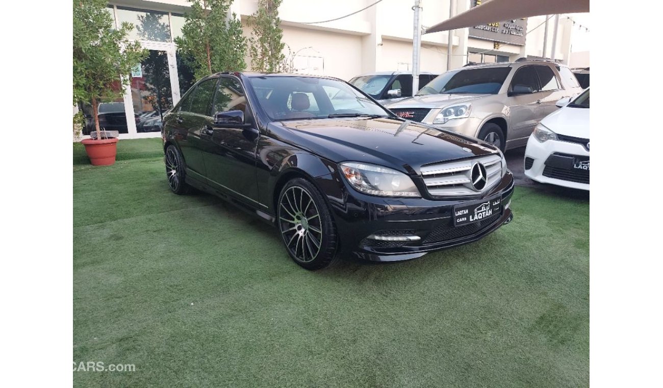 مرسيدس بنز C 300 مرسيدس C300واردرقم واحد جلد فتحه حساسات ومثبت سرعه لاتحتاج الي مصاريف بحاله ممتازه