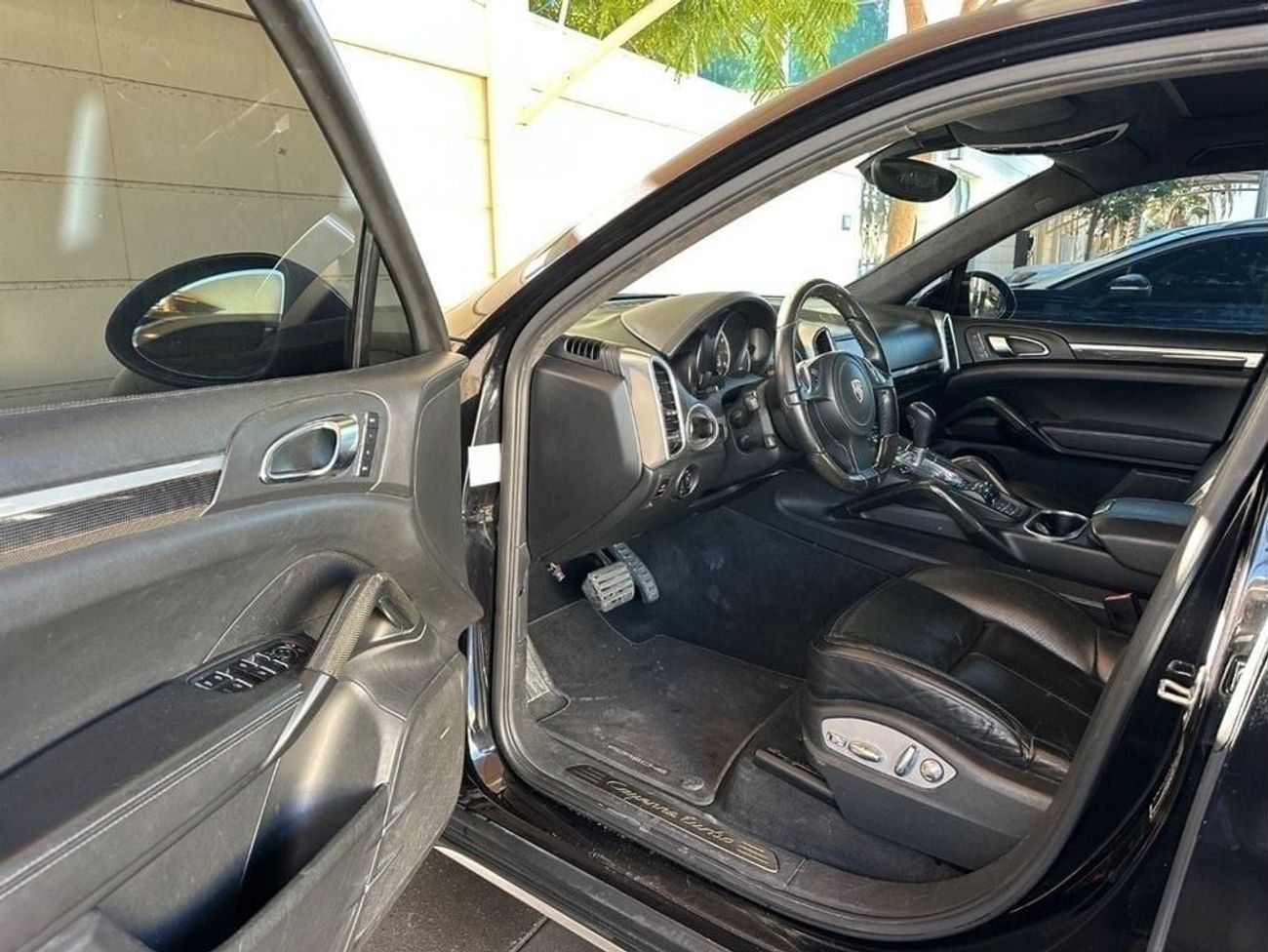 Porsche Cayenne Turbo 4.8L (500 HP) | 2011 | GCC Specs | First Owner | V8 Twin-Turbo 500 HP | Perfect Condition