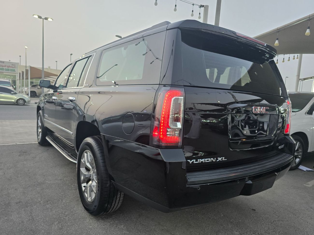 جي أم سي يوكون SLE 5.3L 4WD (8 Seater)