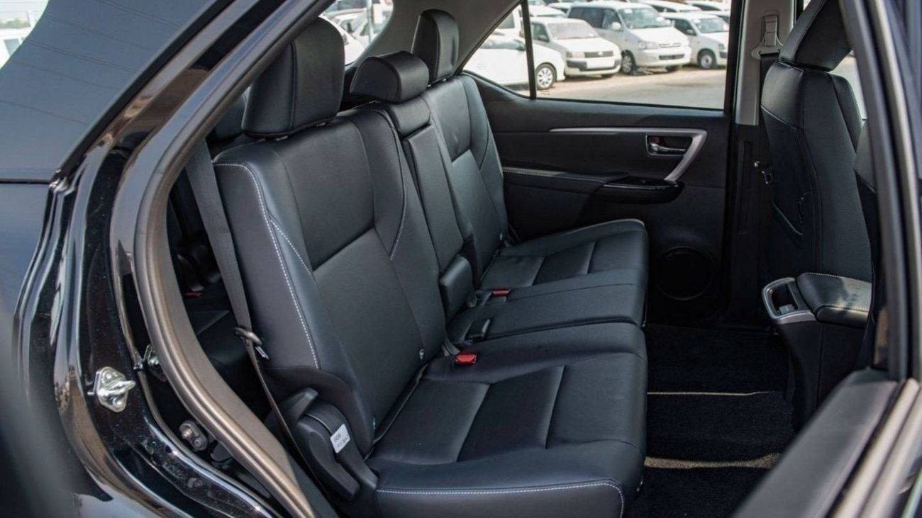 تويوتا فورتونر EXR Toyota Fortuner 2.4L Diesel V4 4x4 2024
