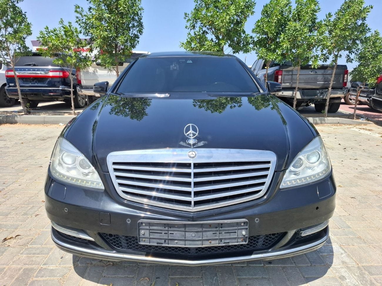 Mercedes Benz S500 Std 4.7L Mercedes-Benz  S500L 2013 full option
