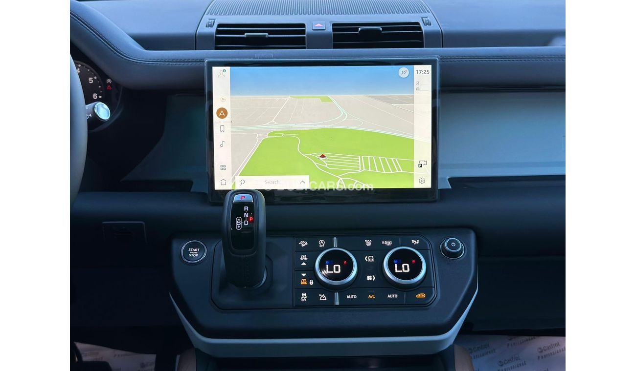 لاند روفر ديفندر DEFENDER P300 110 SE 2024 // GCC (AL TAYER) // CONTRACT SERVICE 65KM // 5 WARRANTY